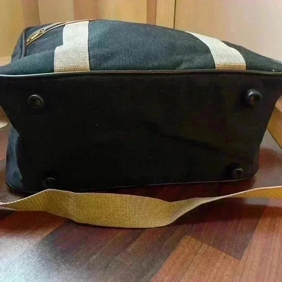 Legacy Shoulder bag - Picture 3 of 8